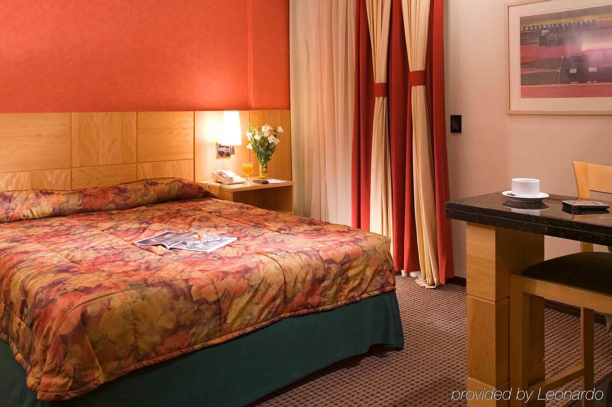 Mercure Curitiba Centro Room photo